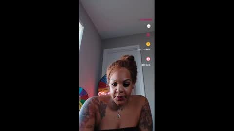 Snapshot of urfaveriri chatting on October 2, 2:05 pm urfaveriri online show from October 2, 2:05 pm