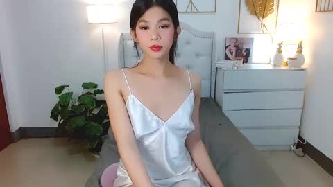 Snapshot of urfynestchina_doll chatting on February 18, 11:33 am Im your doll maica online show from February 18, 11:33 am