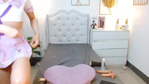 Snapshot of urfynestchina_doll chatting on March 7, 1:18 pm Im your doll maica online show from March 7, 1:18 pm