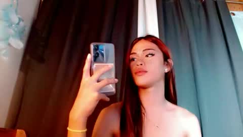 Snapshot of urgirl_leah chatting on October 9, 9:37 am Leah online show from October 9, 9:37 am