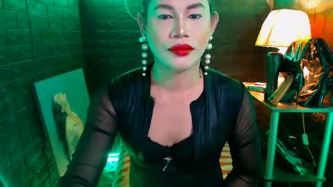 Snapshot of urhardcockqueenxxx chatting on January 6, 8:28 pm queen norelle online show from January 6, 8:28 pm