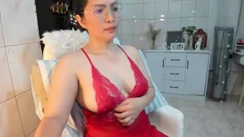 urhotmistress02 online show from April 23, 2:51 pm