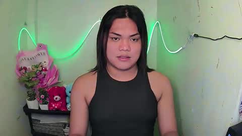 urhottie_bella online show from September 15, 9:27 pm