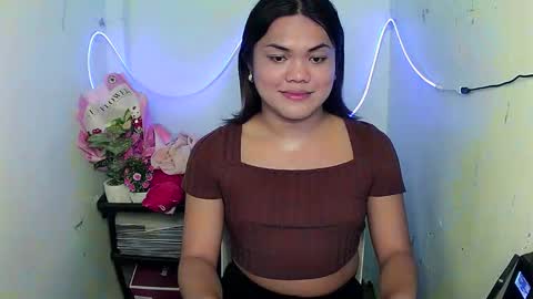 urhottie_bella online show from October 1, 11:42 am