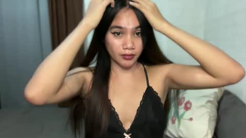 urhottylicious_cum online show from April 16, 11:43 am