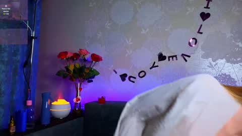 Chris online show from February 18, 6:04 pm
