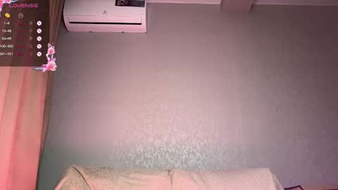 ElizabethLizy online show from October 21, 6:11 pm