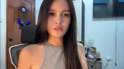 Amira online show from October 17, 2:48 am