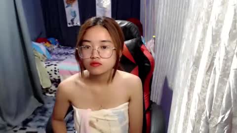 urlovelychinita online show from January 13, 11:52 am