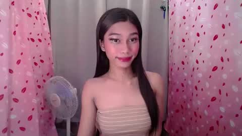 urloverjasmine_xx online show from March 24, 10:49 pm