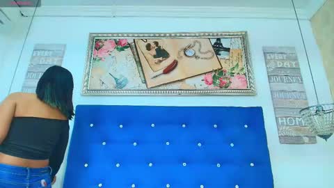 Love online show from November 18, 10:24 pm