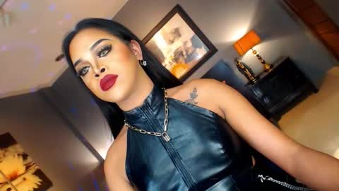 UrMajestyTyra online show from November 18, 4:15 am