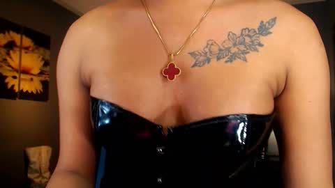 UrMajestyTyra online show from February 3, 2:53 am