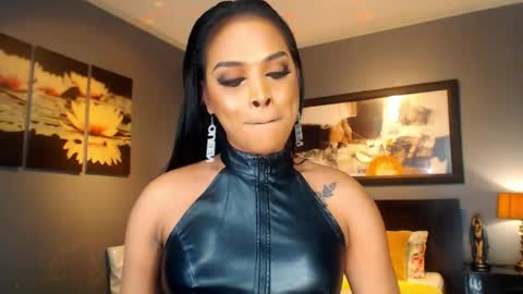 UrMajestyTyra online show from March 17, 5:56 am