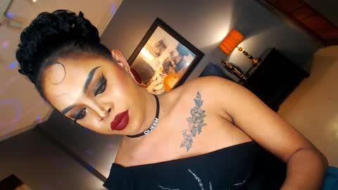 UrMajestyTyra online show from November 25, 5:17 am