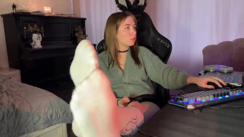 urmissalice online show from February 17, 1:22 pm