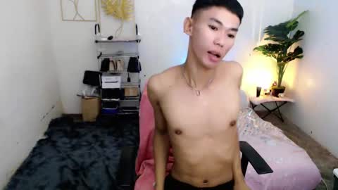 Snapshot of urnaughtydreamboy_rence chatting on October 8, 4:07 am Rence online show from October 8, 4:07 am