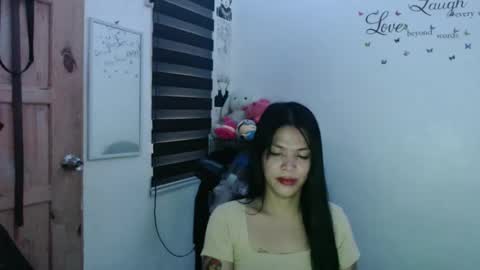 Snapshot of urpreciouspinayxxx chatting on February 9, 7:37 am hi im kim online show from February 9, 7:37 am