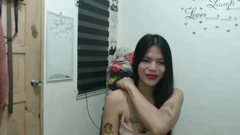 Snapshot of urpreciouspinayxxx chatting on February 5, 5:09 pm hi im kim online show from February 5, 5:09 pm