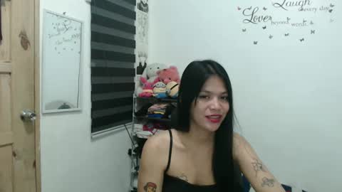 Snapshot of urpreciouspinayxxx chatting on February 11, 6:22 pm hi im kim online show from February 11, 6:22 pm