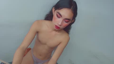 urpretty_mistake online show from February 22, 6:39 am