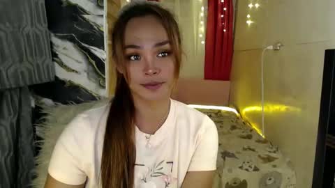 Snapshot of ursexy_debra chatting on December 18, 1:56 pm TYRA online show from December 18, 1:56 pm