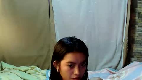 Snapshot of urtinypinay chatting on October 12, 12:03 am urtinypinay online show from October 12, 12:03 am