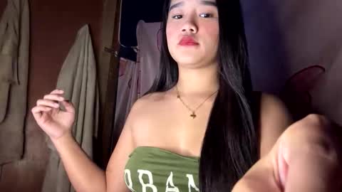 urwildpinay17 online show from February 4, 1:09 am