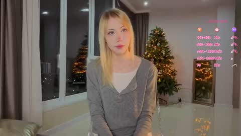 Chloe online show from March 4, 3:31 pm