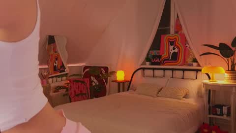 Anika On vacation online show from February 9, 6:37 pm