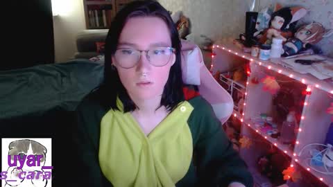 Snapshot of uyar_ chatting on October 11, 11:15 am Cara online show from October 11, 11:15 am