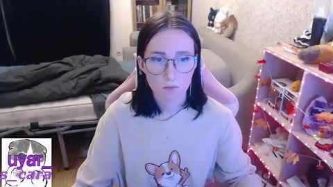 Cara online show from November 22, 4:49 pm