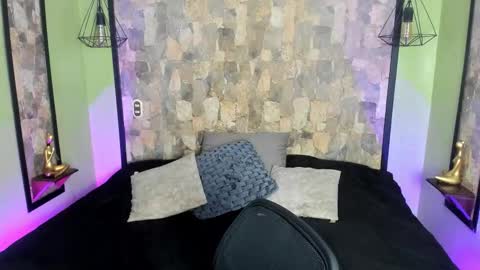Snapshot of uyukie chatting on October 20, 1:05 pm UYUKIE online show from October 20, 1:05 pm