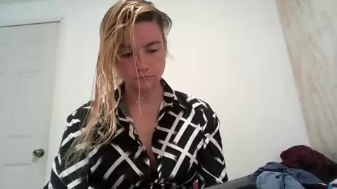 Snapshot of vagimosa chatting on October 15, 9:32 am vagimosa online show from October 15, 9:32 am