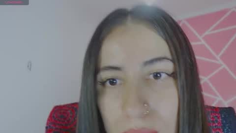 Snapshot of val_angelll chatting on October 7, 3:24 am valentina online show from October 7, 3:24 am