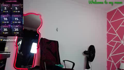 Snapshot of val_angelll chatting on October 9, 4:18 am valentina online show from October 9, 4:18 am