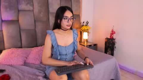 Vale rendon online show from February 22, 9:06 pm