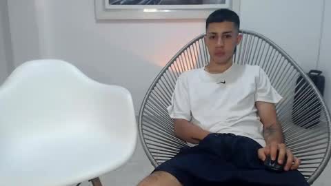 valen paul online show from November 18, 5:21 am