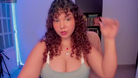 Snapshot of valen_smile_ chatting on October 4, 2:31 am valen_smile_ online show from October 4, 2:31 am