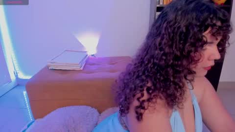 Snapshot of valen_smile_ chatting on September 29, 2:10 am valen_smile_ online show from September 29, 2:10 am