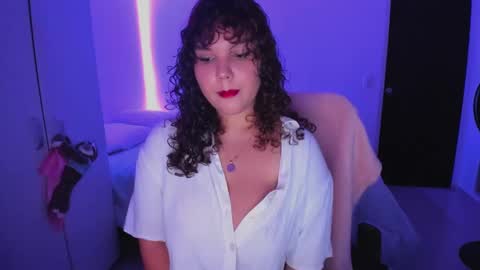 Snapshot of valen_smile_ chatting on December 22, 1:55 am valen_smile_ online show from December 22, 1:55 am