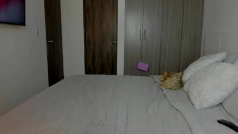 Angela online show from April 9, 10:48 pm