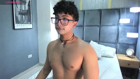 Valentin0 online show from October 22, 11:34 am