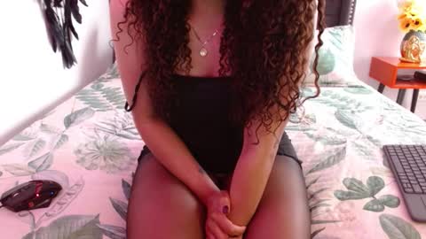 Snapshot of valentina_ferrer0 chatting on October 7, 6:48 pm Valen Ferrer online show from October 7, 6:48 pm