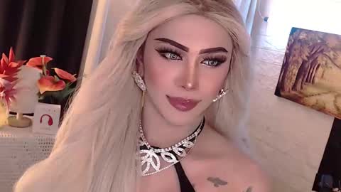 Snapshot of valentina_goddess_tsxxx chatting on September 28, 2:53 am Amanda online show from September 28, 2:53 am