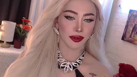 Snapshot of valentina_goddess_tsxxx chatting on October 5, 2:53 am Amanda online show from October 5, 2:53 am