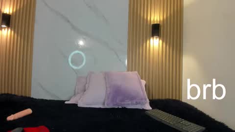 valentinaliux_ online show from September 26, 11:02 pm