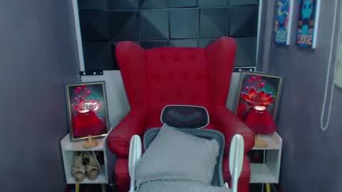 JM  DONT FORGET TO FOLLOW ME online show from March 6, 9:42 pm