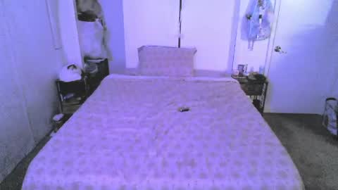 Tina Bates online show from April 21, 2:51 am