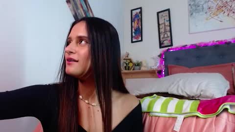 Snapshot of valentini_villa chatting on September 20, 10:24 pm V A L E N T I N I online show from September 20, 10:24 pm